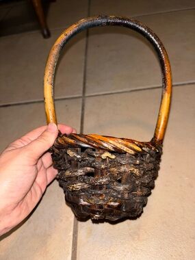Vintage Antique Style
Hand Woven Rustic Dark Twig and Root Basket Bamboo Handle